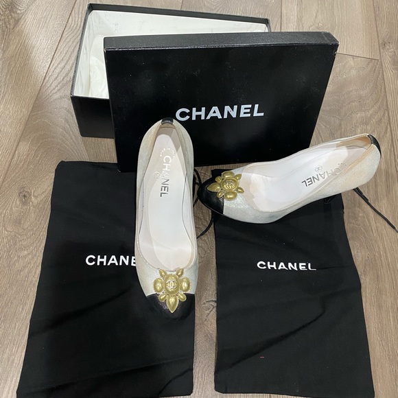 Chanel Silver Pumps - Picture 10 of 11